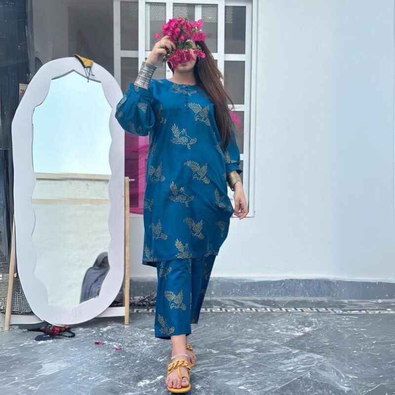 2 Pcs Women's Stitched Linen Printed Suit - Image 2